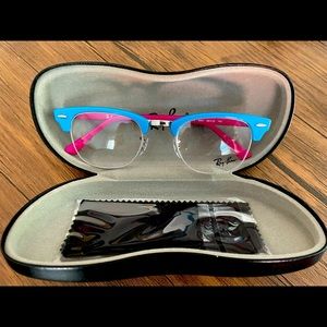 Brand new Ray Ban glasses, with no prescription in them.